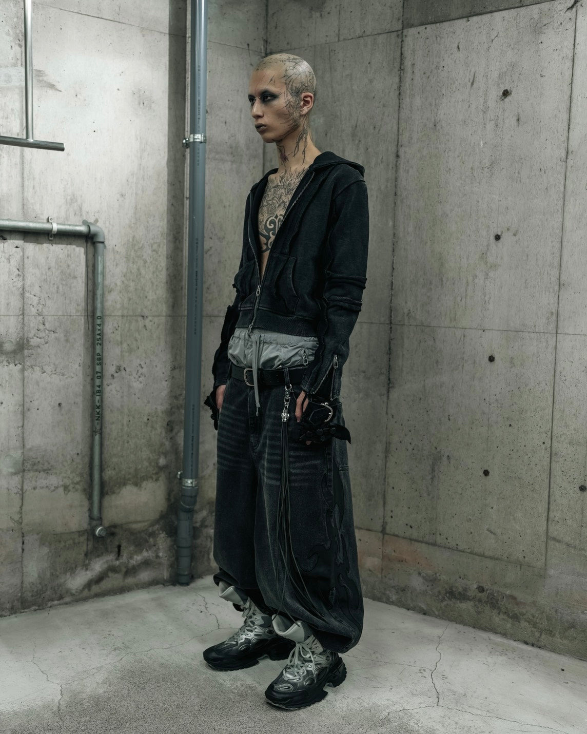 【DIG YOUR OWN GRAVE】FADED SEAM ZIP HOODIE