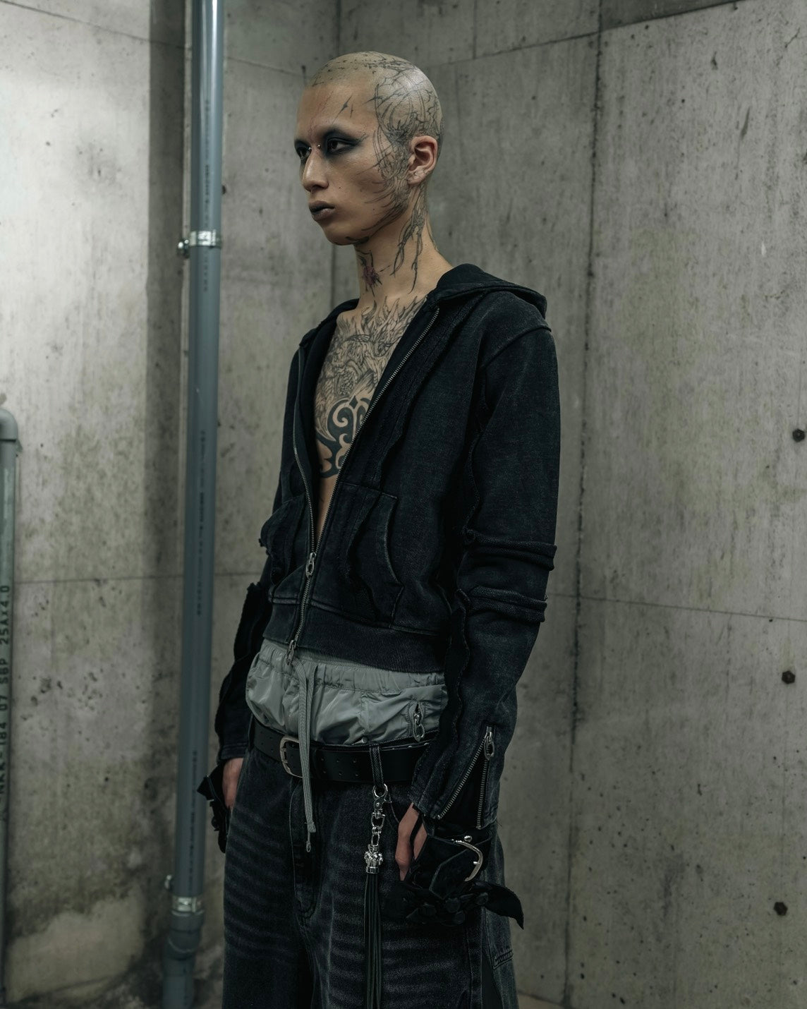 【DIG YOUR OWN GRAVE】FADED SEAM ZIP HOODIE