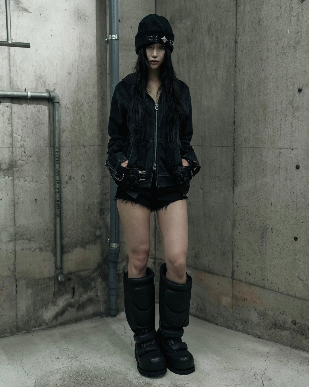 【DIG YOUR OWN GRAVE】FADED SEAM ZIP HOODIE