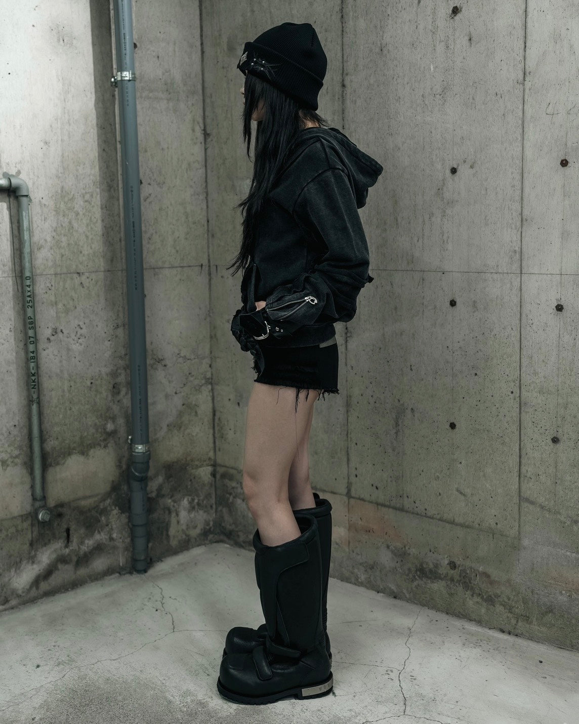 【DIG YOUR OWN GRAVE】FADED SEAM ZIP HOODIE