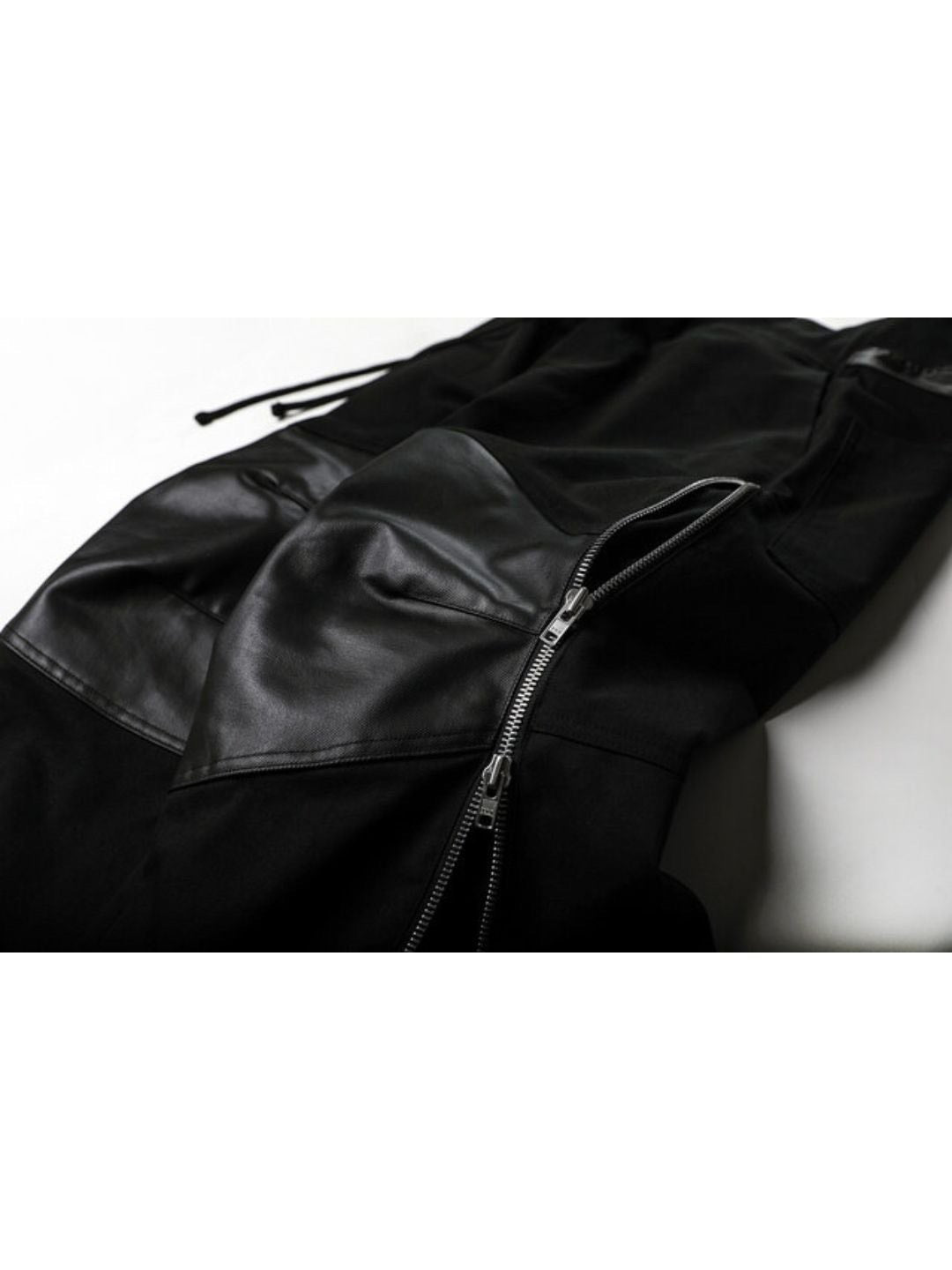 【roaringrad】Carbon-Coated Side-Zip Pants