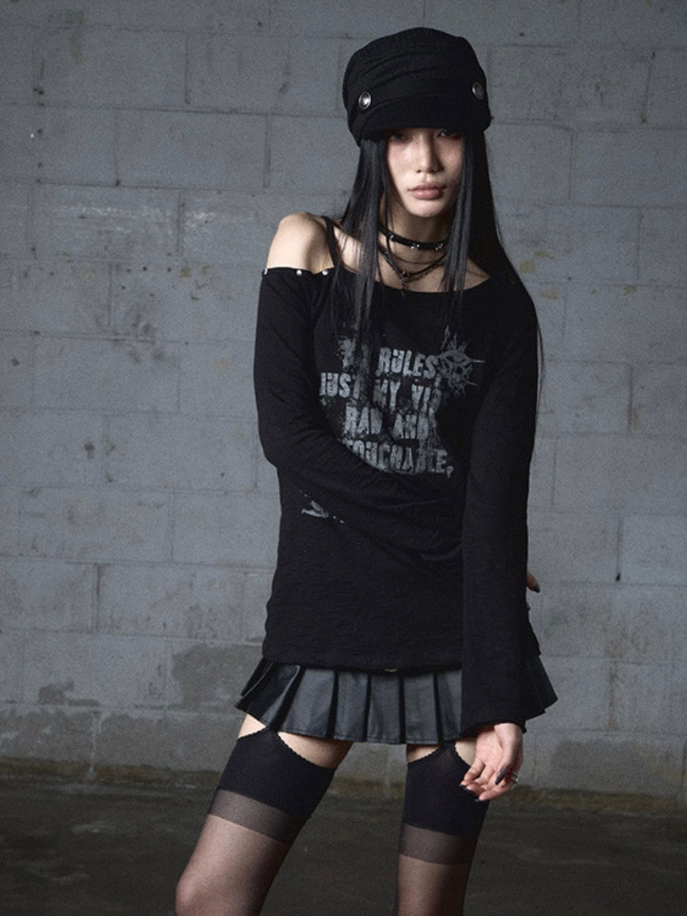 【NOT KNOWING】Destroyed Back Lace Top