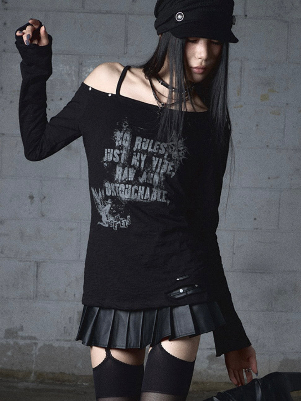 【NOT KNOWING】Destroyed Back Lace Top