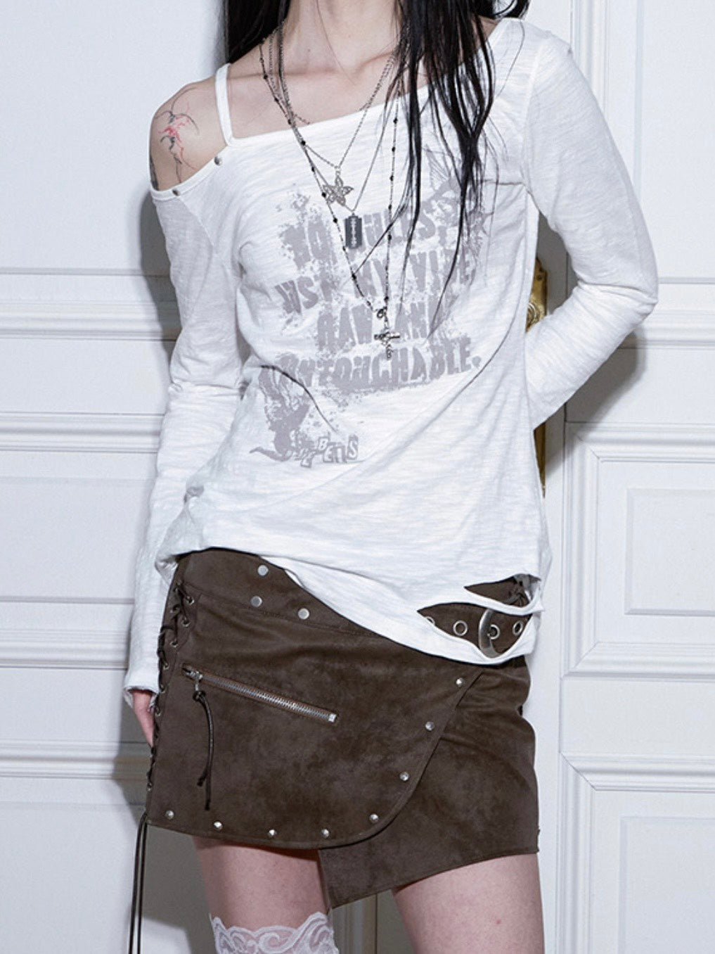 【NOT KNOWING】Destroyed Back Lace Top