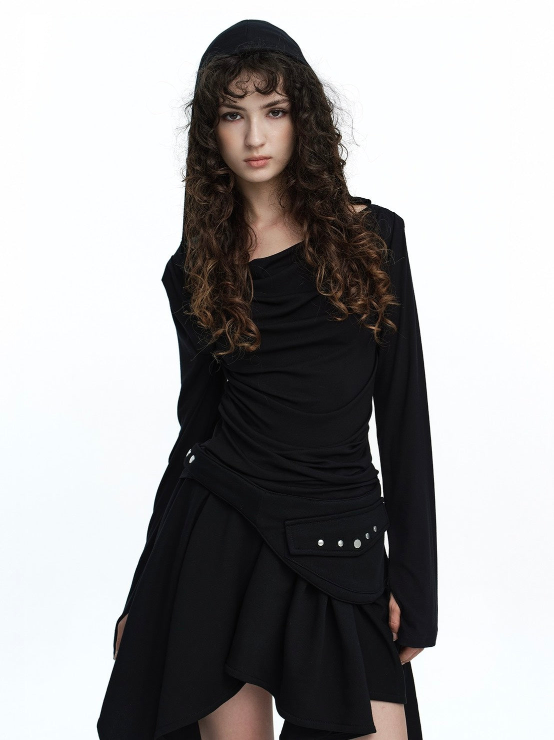 【ROUGH NECK】
Draped Hooded Long Sleeve Top