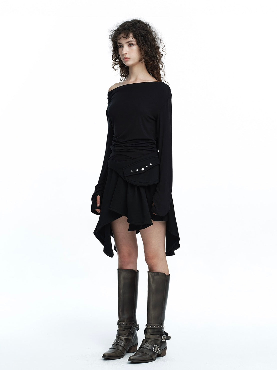 【ROUGH NECK】
Draped Hooded Long Sleeve Top