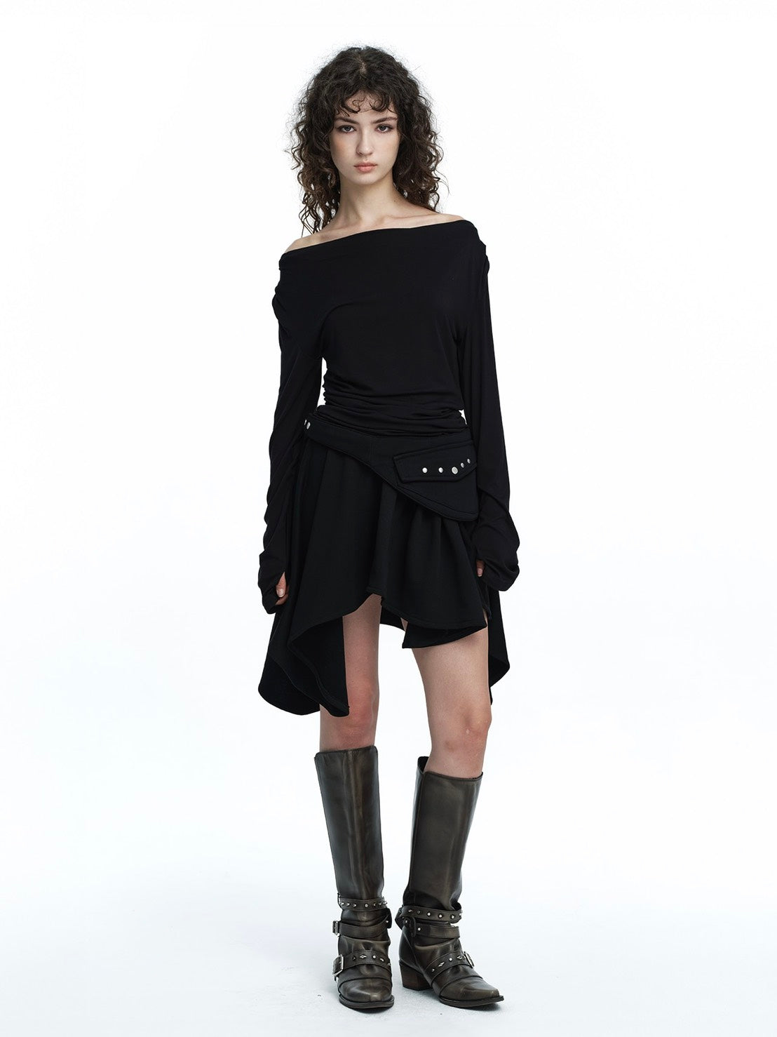 【ROUGH NECK】
Draped Hooded Long Sleeve Top