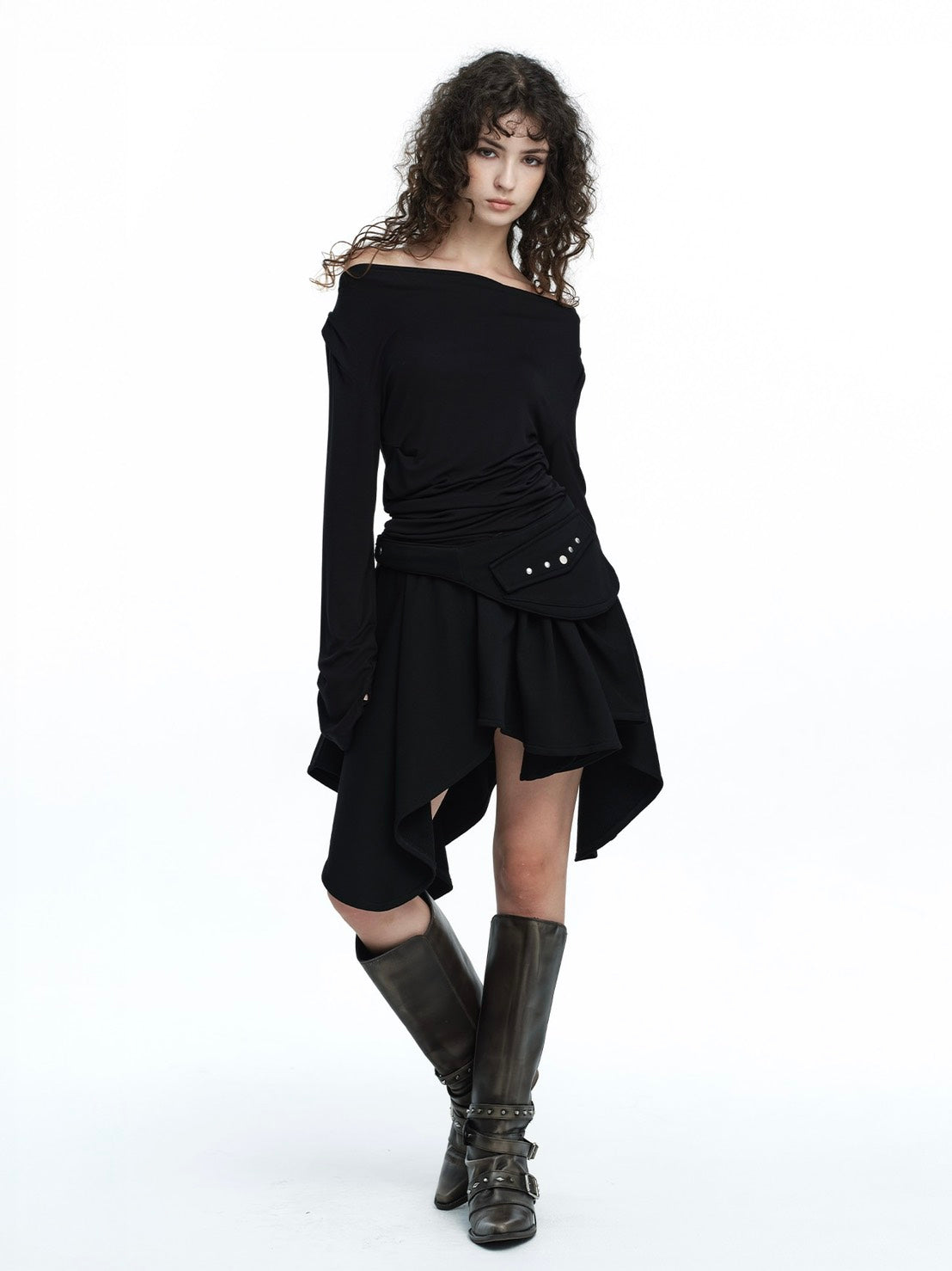 【ROUGH NECK】
Draped Hooded Long Sleeve Top