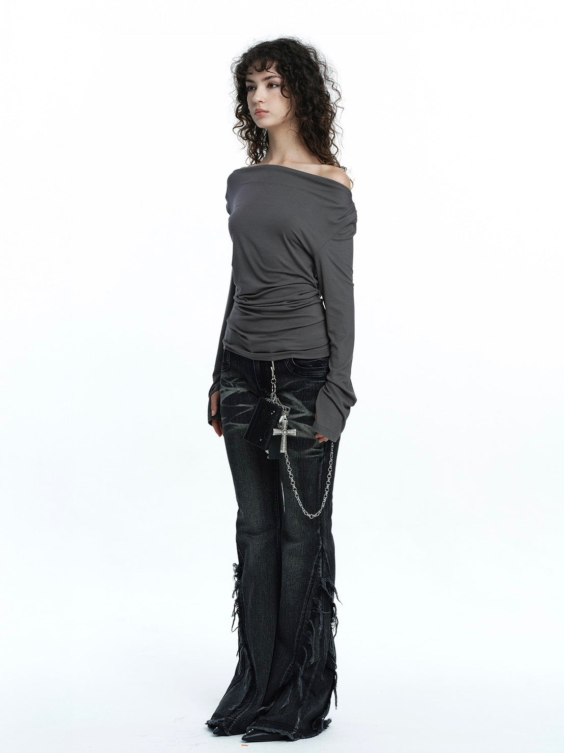 【ROUGH NECK】
Draped Hooded Long Sleeve Top