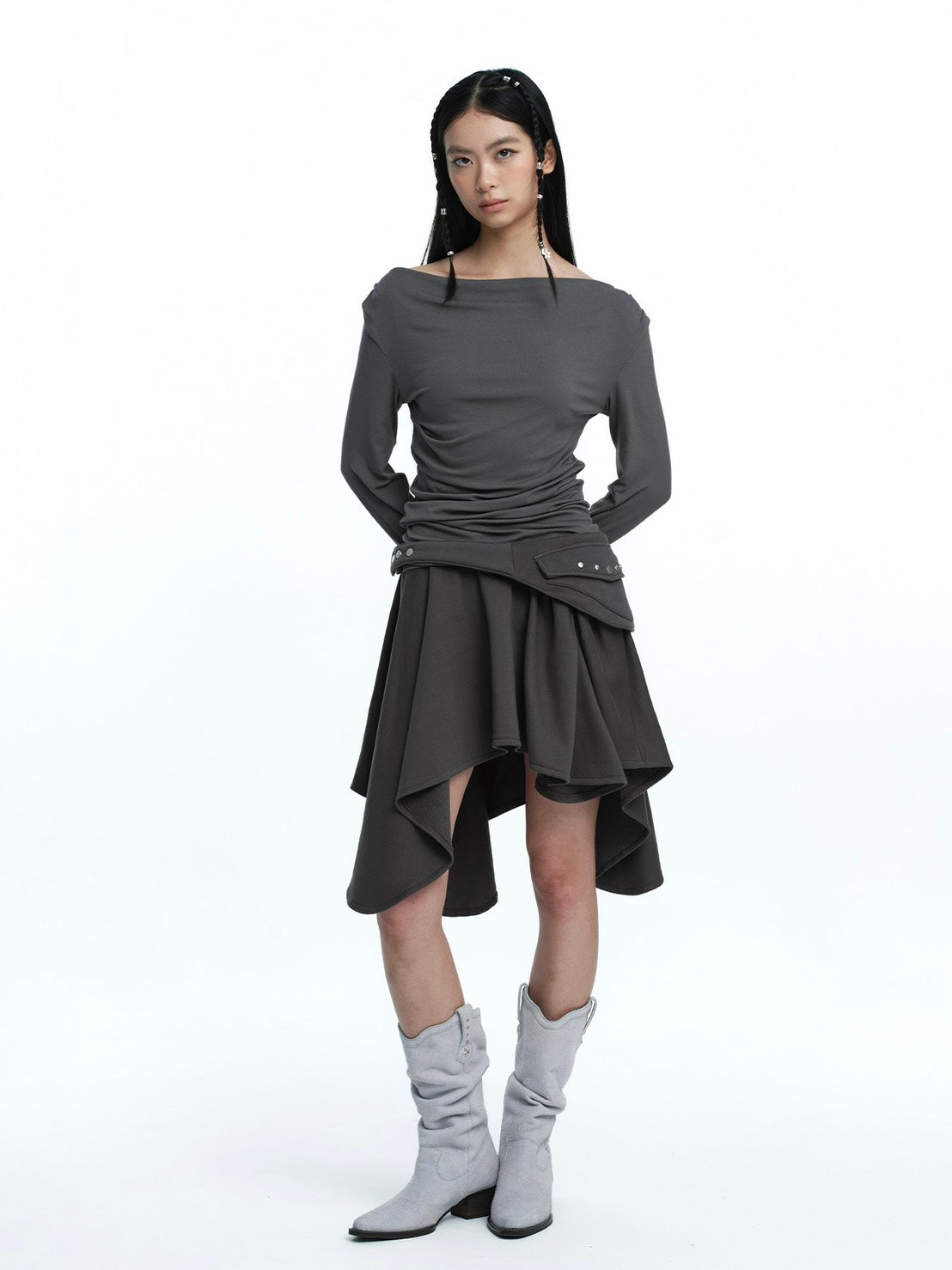 【ROUGH NECK】
Draped Hooded Long Sleeve Top