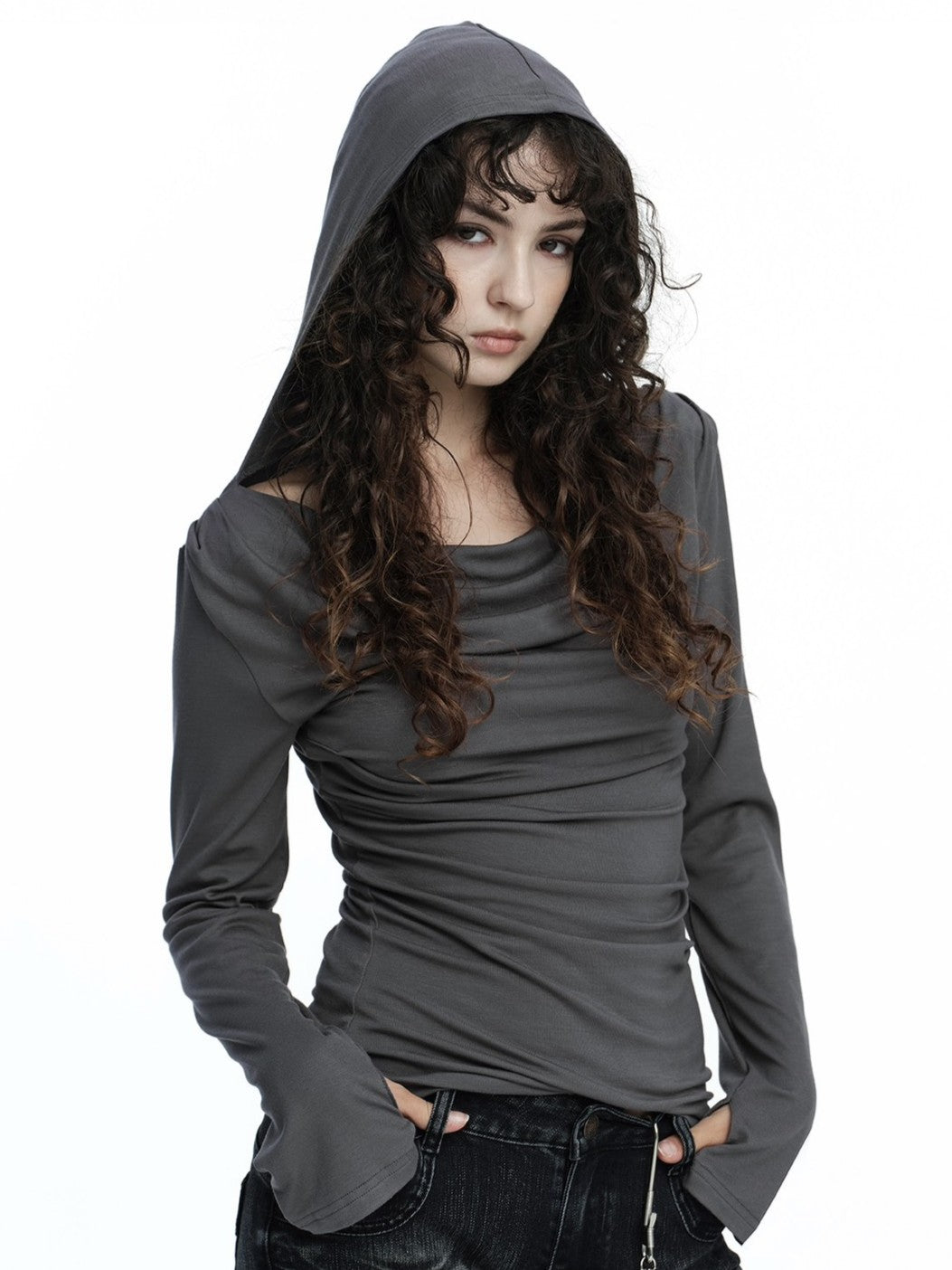 【ROUGH NECK】
Draped Hooded Long Sleeve Top