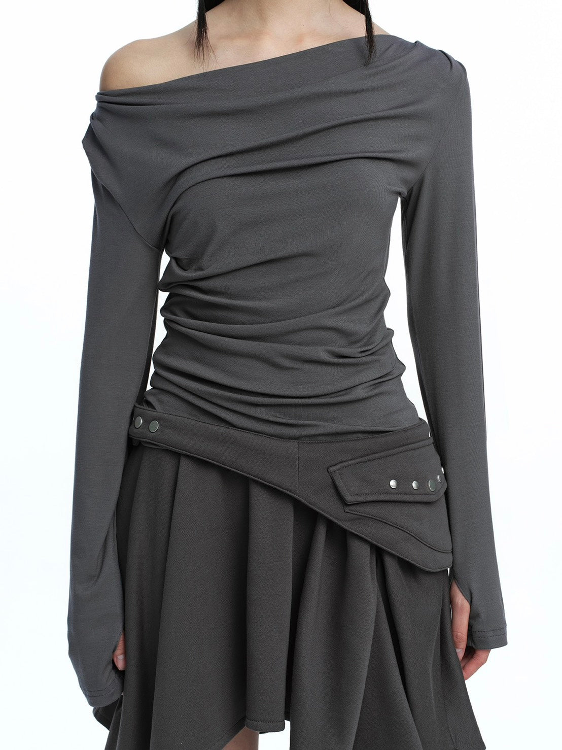 【ROUGH NECK】
Draped Hooded Long Sleeve Top