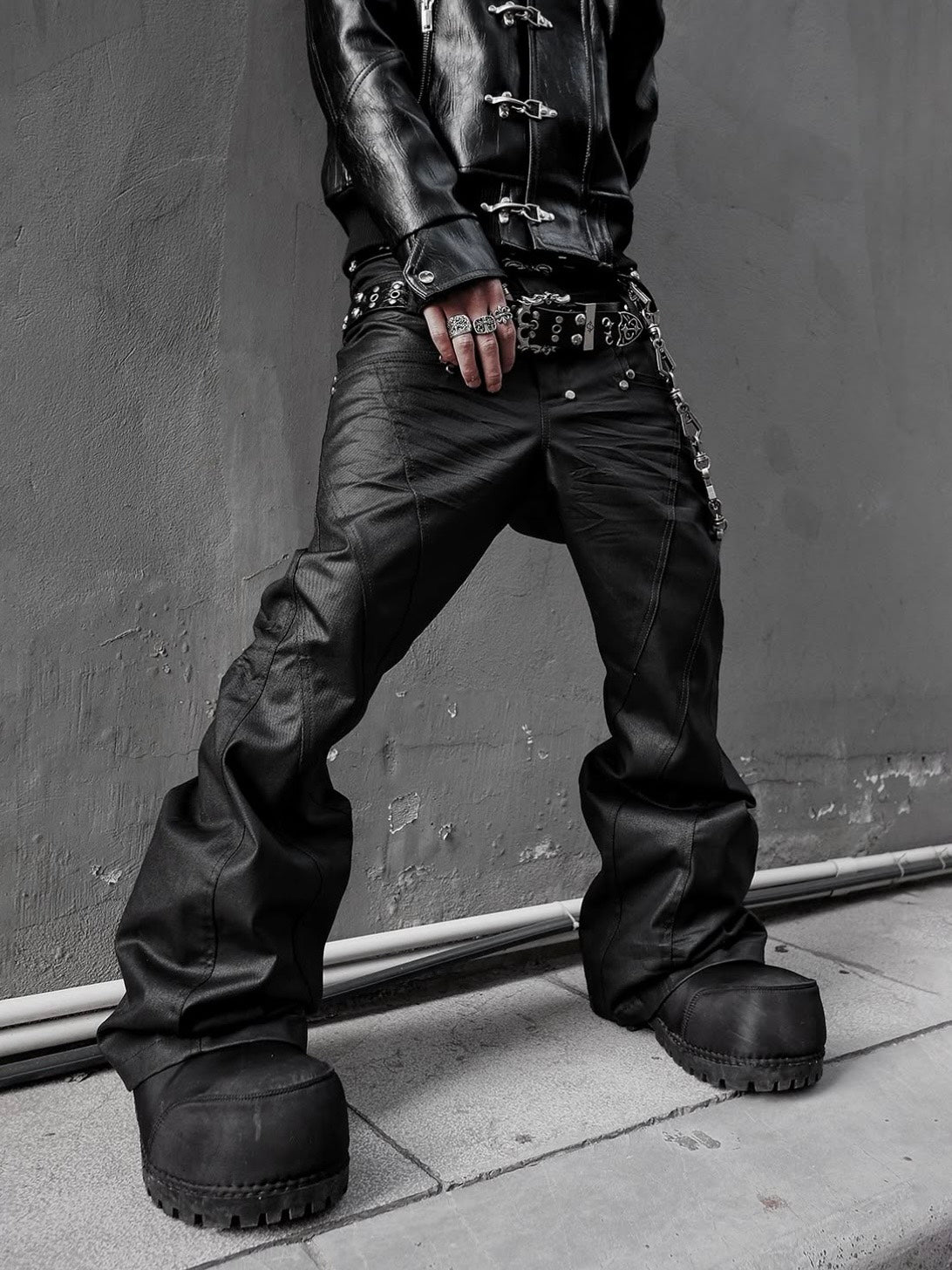 【RICH】Machine-wax Flare Pant