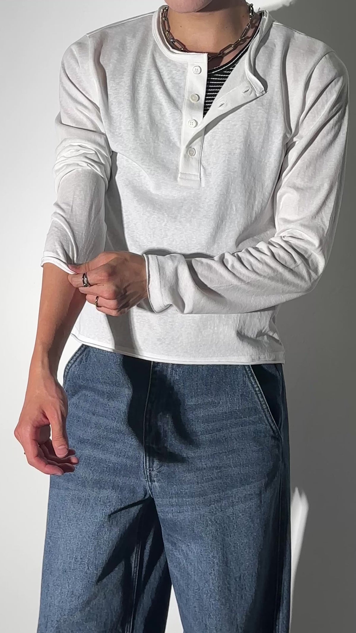 動画を読み込む: 【CS】cut off henley neck tee